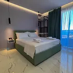 Saranda's Crown Hotel 3*
