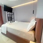 Saranda's Crown Hotel 3*