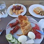 Hotel Saranda's Crown