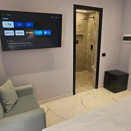 Saranda's Crown Hotel 3*