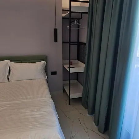 Hotel Saranda's Crown