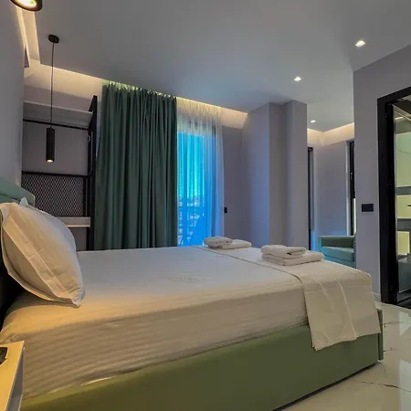 Hotell Saranda's Crown 3*