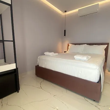 Saranda's Crown Hotel