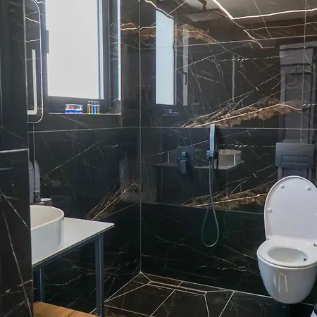 Hotel Saranda's Crown