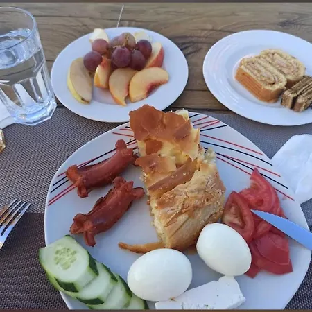 Hotel Saranda's Crown