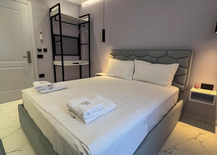 Saranda's Crown Hotell 3*