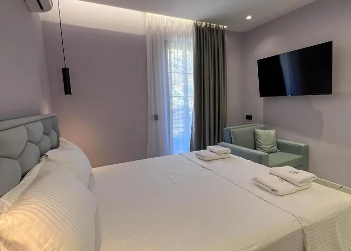 Saranda's Crown Hotell Sarandë