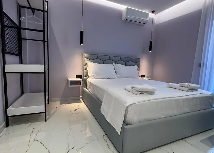 Hotell Saranda's Crown 3*