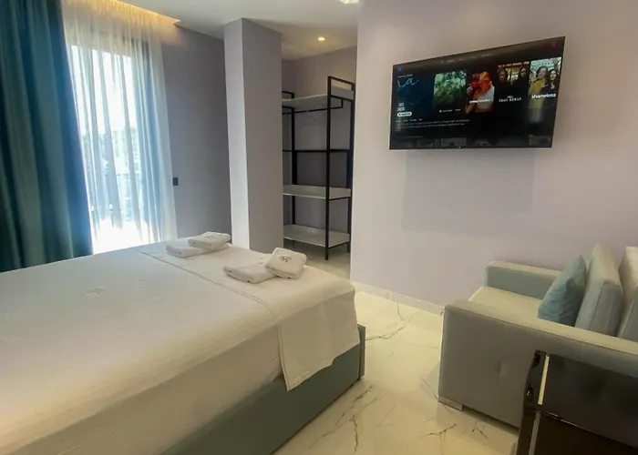 Hotell Saranda's Crown 3*