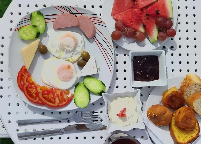 Hotell Saranda's Crown 3*