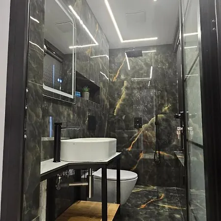 Hotel Saranda's Crown