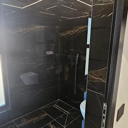 Saranda's Crown Hotel Sarandë