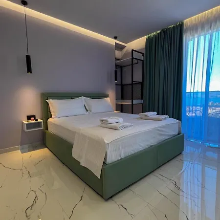 Saranda's Crown Hotel 3*