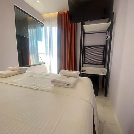 Saranda's Crown 3*