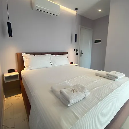 Отель Saranda's Crown 3*