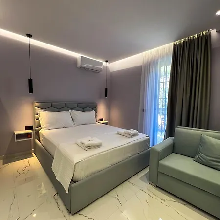 Saranda's Crown 3*