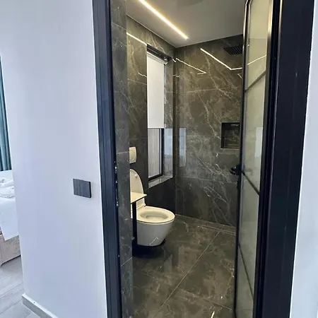 Szálloda Saranda's Crown 3*