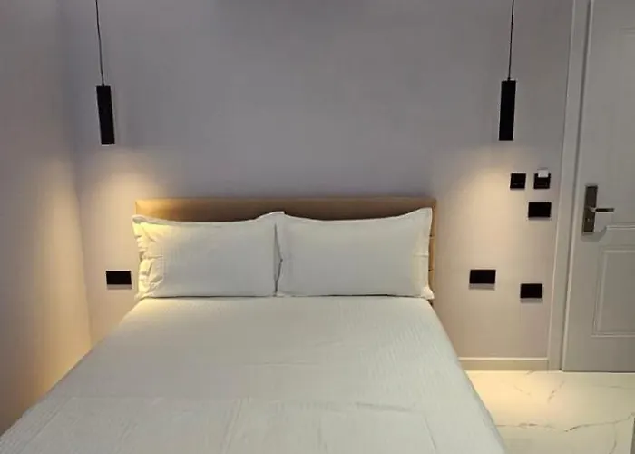 Saranda's Crown Hotel