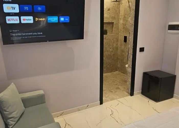 Saranda's Crown Hotel 3*