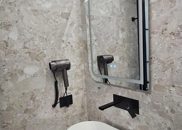 Saranda's Crown Hotel