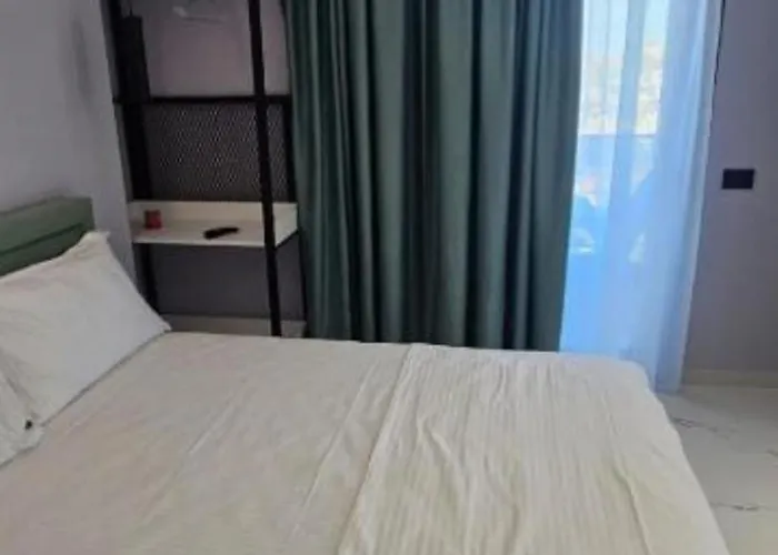 Hotel Saranda's Crown