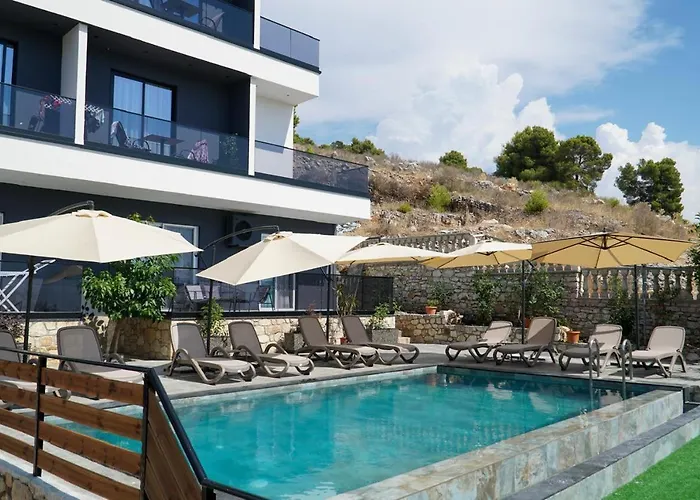 Saranda's Crown Hotel