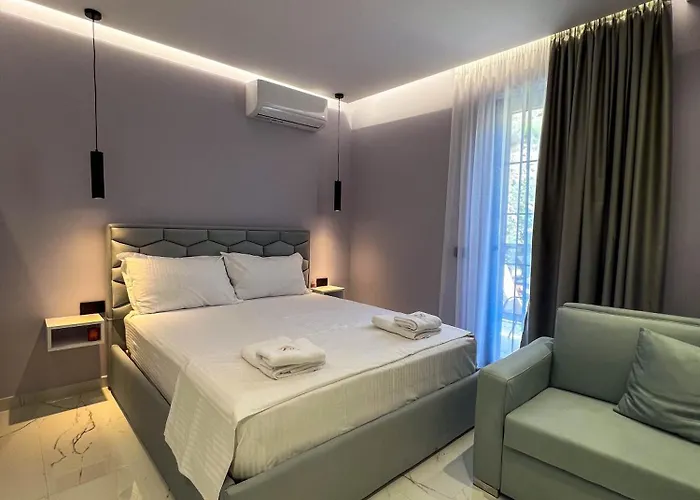 Saranda's Crown 3*